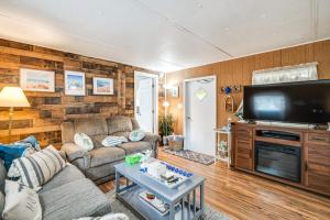 Meet Manatees! Home 3 Mi to Homosassa Wildlife SP - 3hvězdičkové hotely ve městě Homosassa