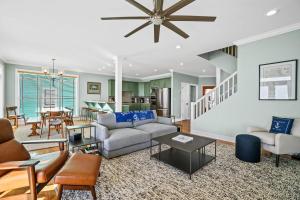 Salty Beach by Coastline Vacation Rentals