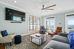 Salty Beach by Coastline Vacation Rentals