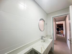 Praia de Palmas - 100m do Mar em Prédio Novo - 0188