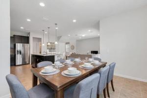 597-Beautiful West Facing Villa with Private Pool and Spa near to Disney on Resort