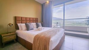 Caribbean Refuge - Beach and Pool Access 10th Floor