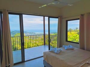 Casa Flores Ocean view 10 min to Carrillo