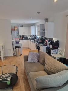 Fabulous two bedroom flat with concierge