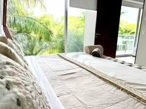 BOLONGO: your exclusive oceanfront escape