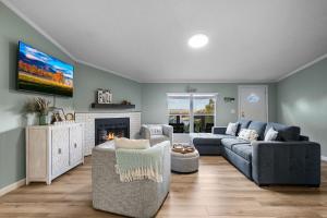 Kozy Retreat At The Lake by American Patriot Getaways
