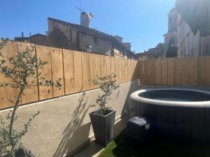 Maisons de vacances Demeure d-exception sur la place de l-eglise : photos des chambres