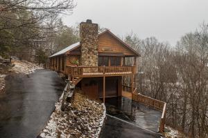 Lazy Bear Retreat by American Patriot Getaways