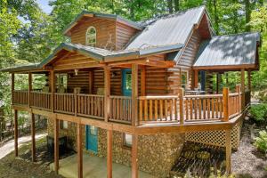 Lazy Mountain Retreat by American Patriot Getaways