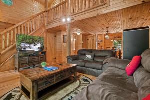 Lazy Mountain Retreat by American Patriot Getaways