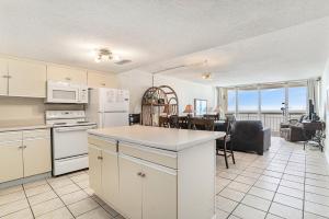 0412 Waters Edge Resort condo