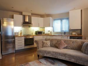 Dockside Charm by Halisi