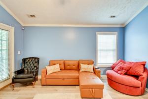 Fayetteville Autumn Escape Lake Views and Home Gym