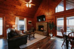 Cozy Modern Mountain Retreat
