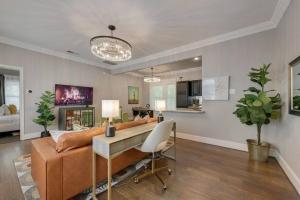 Sophisticated King Suite in Dallas - Swiss Ave