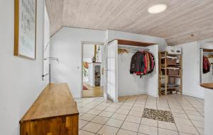 Cozy Home In Aarup With Wifi