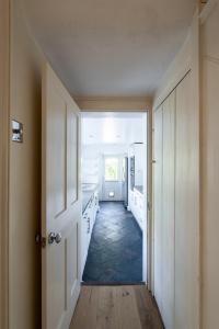 Charming 3BR Victorian House with Parking - 10 Mins to Kingston