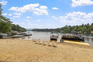 Lake Escape Family & Pet Friendly with Dock Access