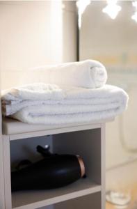 Premium Apartment with Shared Balcony & Free Parking