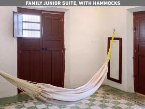 Villa con piscina para 6 personas en camas y 2 Hamacas Ado 69