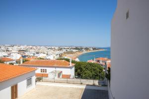 Stunning Ocean View Apt Beach 200mt AC Pool