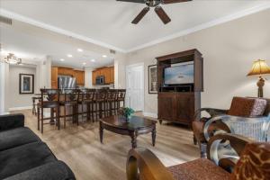 3 Bedrooms 2 Bathrooms Re7697-101Hc