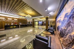 Grand Stasinda Bal Sylwestrowy Animacje Impreza Integracyjna Dwa Posiłki Bogaty Bufet Baseny Kręgielnia Grota Sauny Squash Siłownia Place Zabaw Widoki 1000mnpm