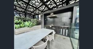 Modern 2BR, Swimming Pool, Gym & Parking