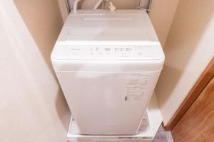 2階 難波駅の真横に位置するモダンアパートメント ベッド5台 シャワー2台