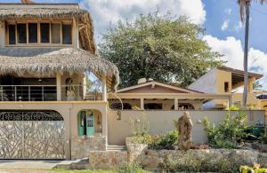 Las Olas Litibu Bungalow By The Sea