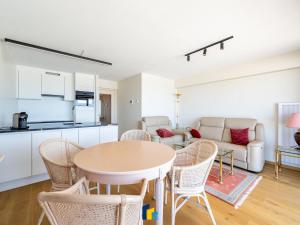 Sea-view apartment in Blankenberge