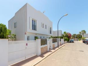 Modern Villa with Pool in Cala dOr