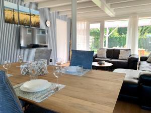 Stylish Coastal Retreat in Sint Maartenszee