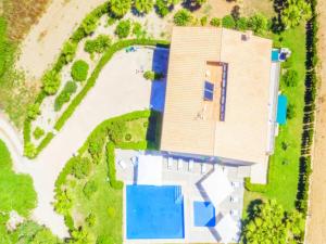 Spacious villa in the heart of the island