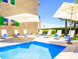 Spacious villa in the heart of the island