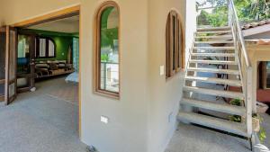 Las Olas Litibú Oceanfront Suite