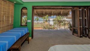 Las Olas Litibú Oceanfront Suite