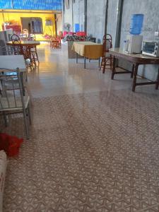 MARI-GOLD Travelers Inn