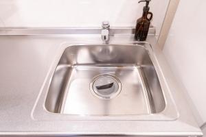 3-4階 難波駅の真横に位置するモダンアパートメント 2部屋利用 ベッド7台 お風呂2台 トイレ2台