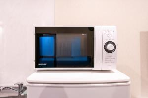 3-4階 難波駅の真横に位置するモダンアパートメント 2部屋利用 ベッド7台 お風呂2台 トイレ2台