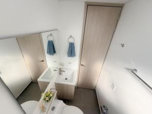 Apartamento con vista a la montaña, piscina y gym