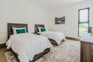 Luxury 6BR Golf Villa In Punta Cana - Infinity Pool, Golf & Beach Access, Maid & Concierge