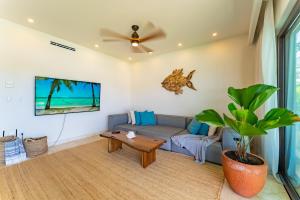 Luxury Ground Floor MarinaView-Pool-Gym-Paddleboard