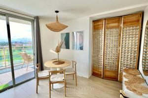 Deluxe - Family Room 1BR with Queen Bed & Beach View