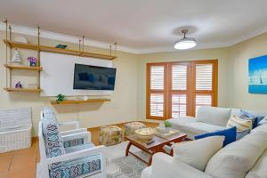 Caribbean Beachfront Living, Apartment