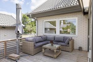 Stylish Family Retreat with Jacuzzi and Cinema