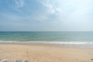 Pailay Beachfront Villa Cha-Am