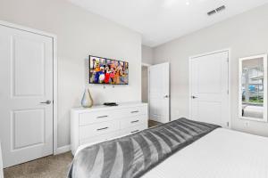 Private Pool 4BR Home in Orlando