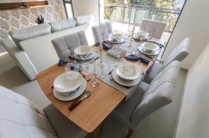 Brand new 3 BR apt steps from Villa Morra