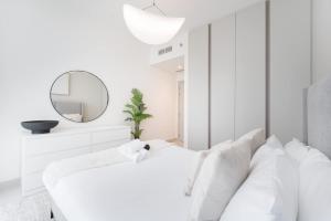 Free housekeeping visits during your stay - StayShort - Creek Harbour Sleeps 4 with City Views